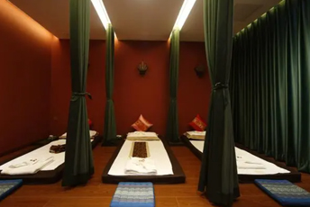 上海青浦泰式按摩的被动瑜伽：当身体被折叠成诗